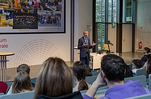 Schülerinnen und Schüler zu Besuch an der Hochschule Pforzheim