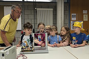 Kindergartenkinder zu Besuch
