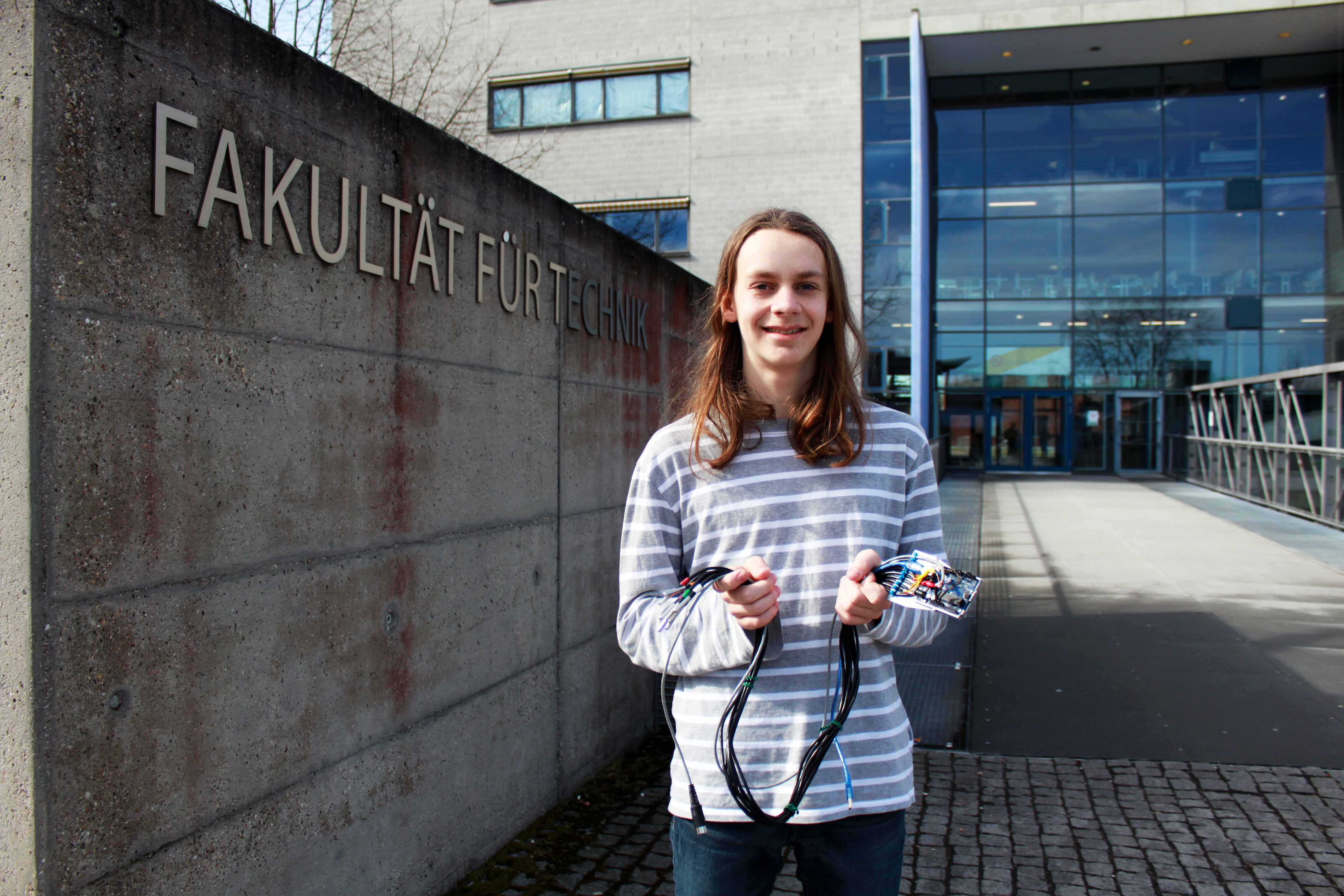 Praktikum an der Fakultät für Technik: Schüler Justus Dicker entwickelt elektronisches System zur Stimmung von Kirchenorgel. 